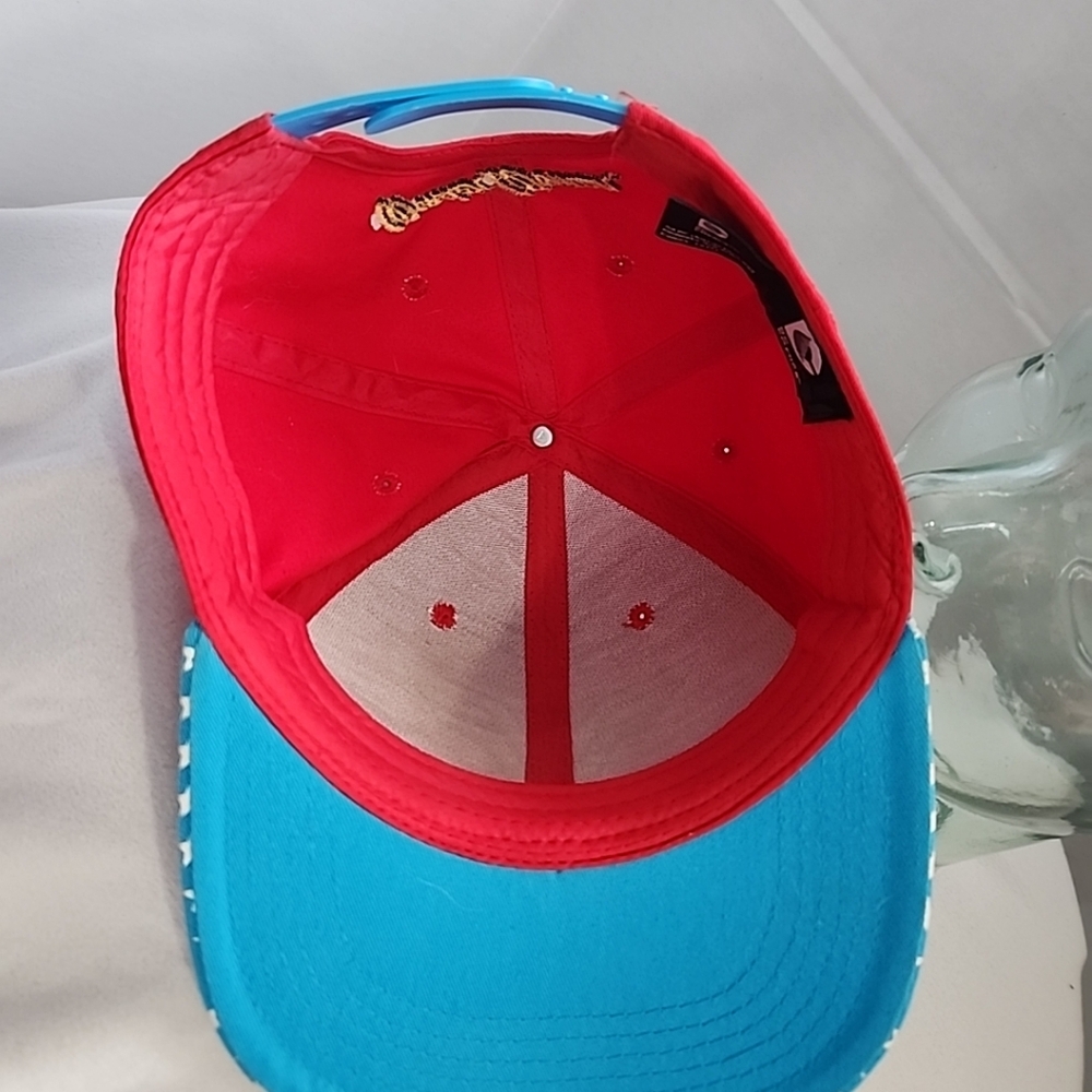 DC Comics Vibrant Red Cap - Picture 8 of 9